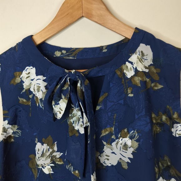 Tahari Floral Sleeveless Top Tie Neck Blue Olive - Picture 4 of 8